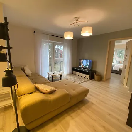 דירה Sunny Apartment, 5min To The Sea. Parking. Self Check In. פלאנגה