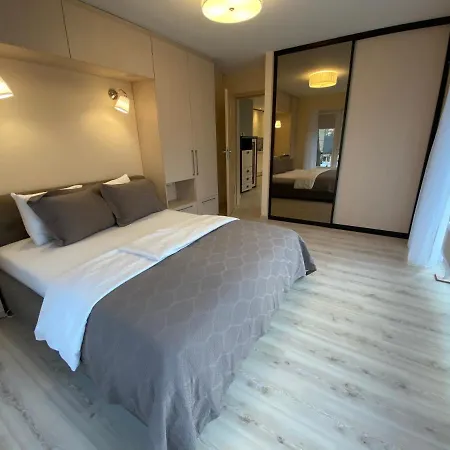 Sunny Apartment, 5min To The Sea. Parking. Self Check In. Apartment