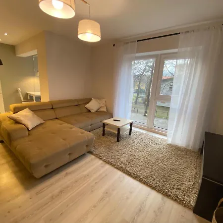 Sunny Apartment, 5min To The Sea. Parking. Self Check In. * פלאנגה