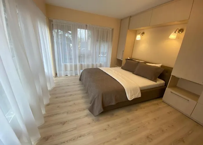 Sunny Apartment, 5min To The Sea. Parking. Self Check In. Apartmán