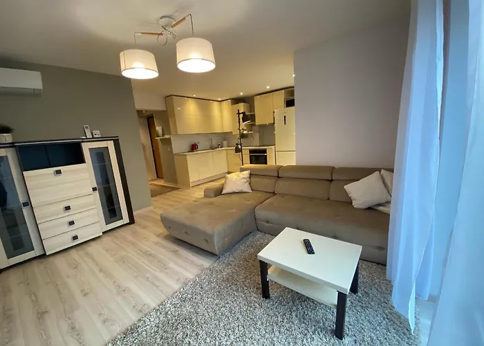 Sunny Apartment, 5min To The Sea. Parking. Self Check In. Apartmán *