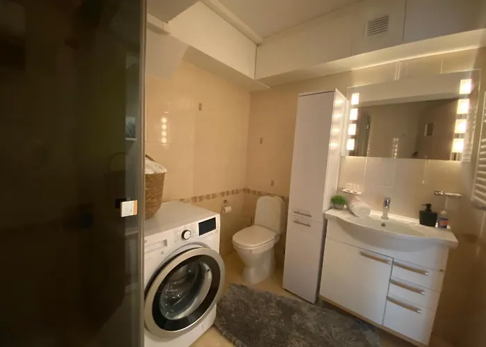 Sunny Apartment, 5min To The Sea. Parking. Self Check In. Apartmán *