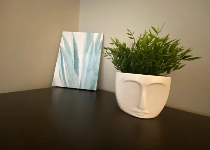 Sunny Apartment, 5min To The Sea. Parking. Self Check In. Apartmán